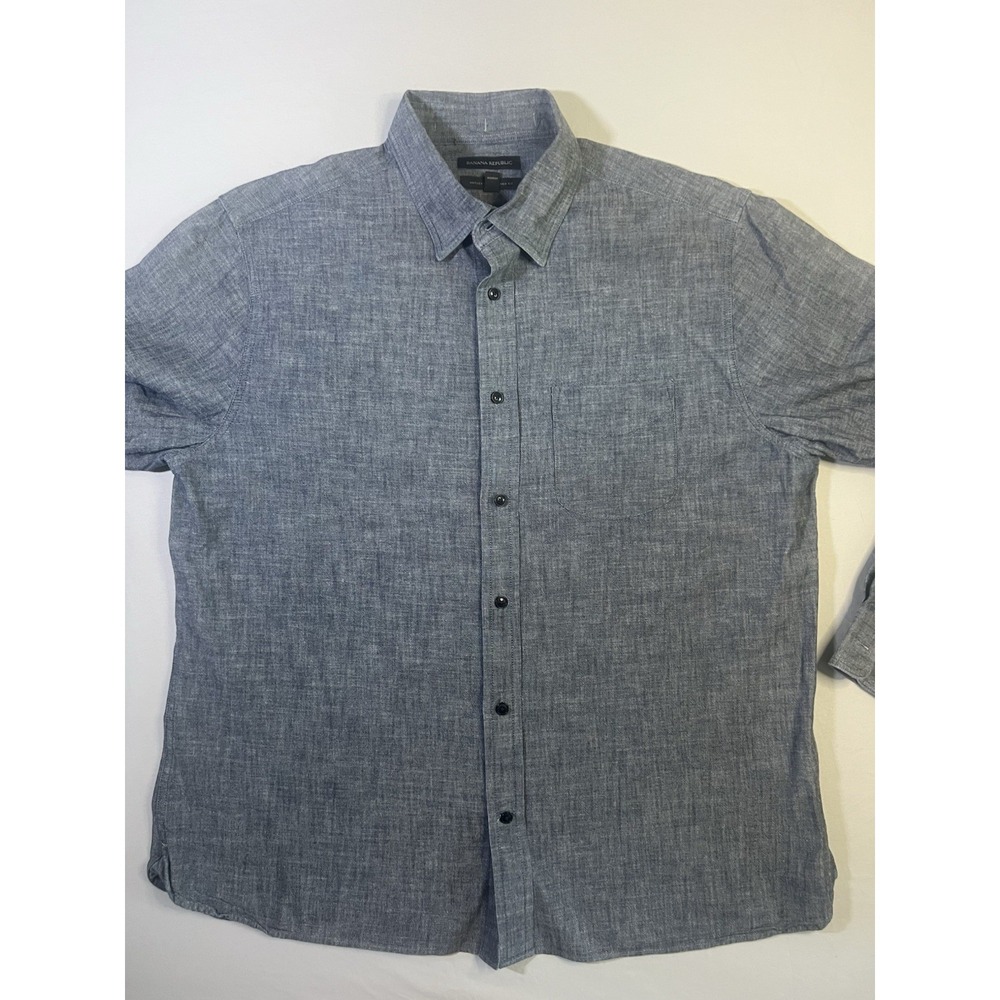 Banana Republic Untucked Standard Fit Chambray Button Down‎ Shirt Size Large